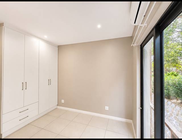 2 BEDROOM APARTMENT TO LET IN BALLITO CENTRAL